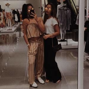 Meet your Posher, Monica